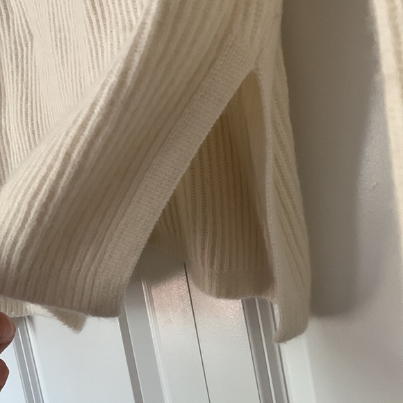 Banana Republic Italian Wool Cashmere blend Sweater - Picture 6 of 8